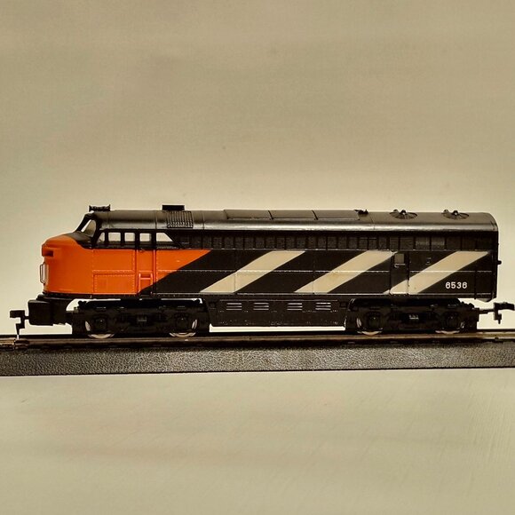 AHM Tempo HO Canadian National cn #6536 Zebra F3 Diesel Engine - Picture 1 of 8